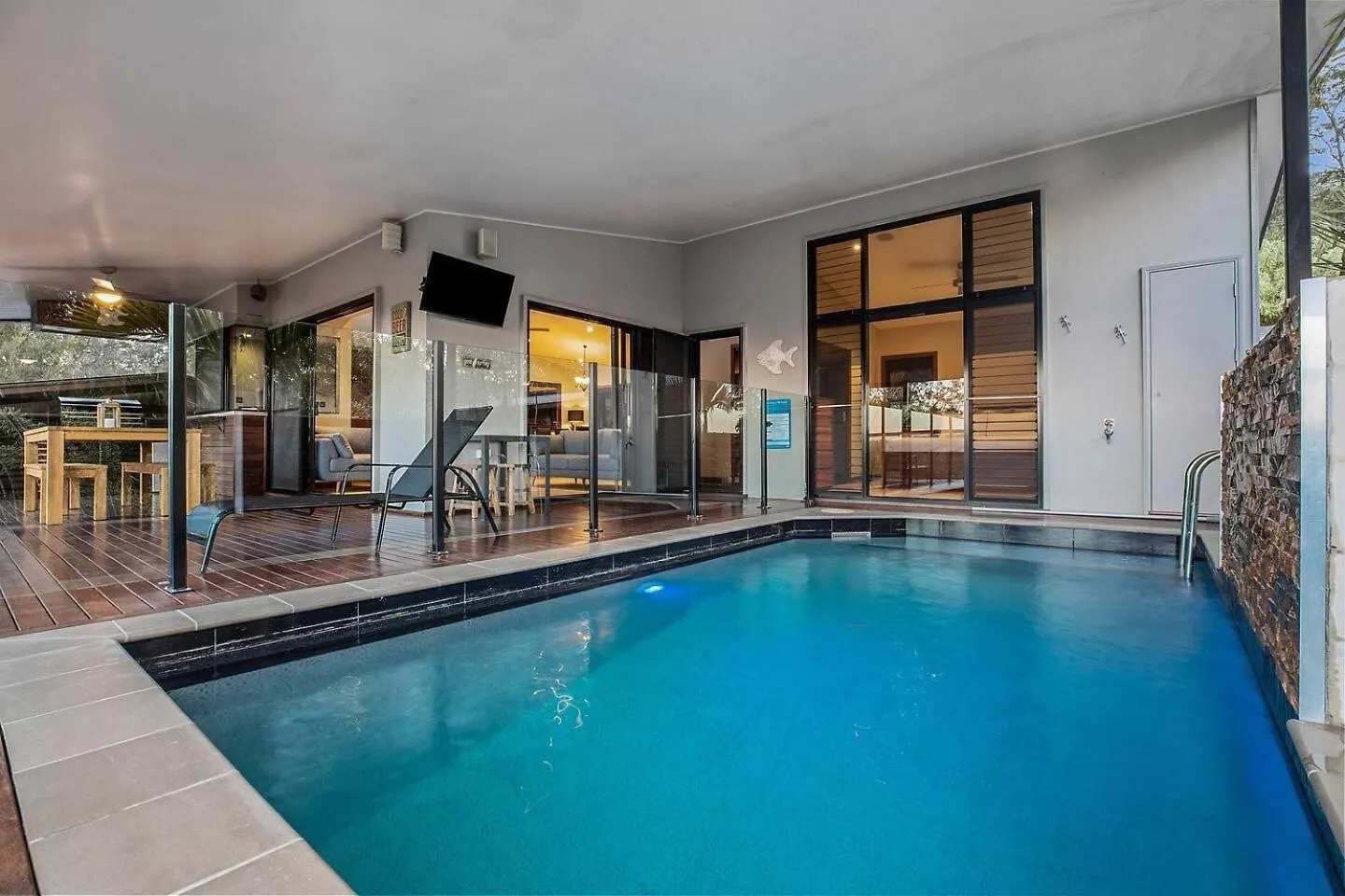 Winter Is Here! Enjoy Exclusive Access For 9, Cozy Media Room, Acreage Estate In Magical Sunshine Coast Mooloolah